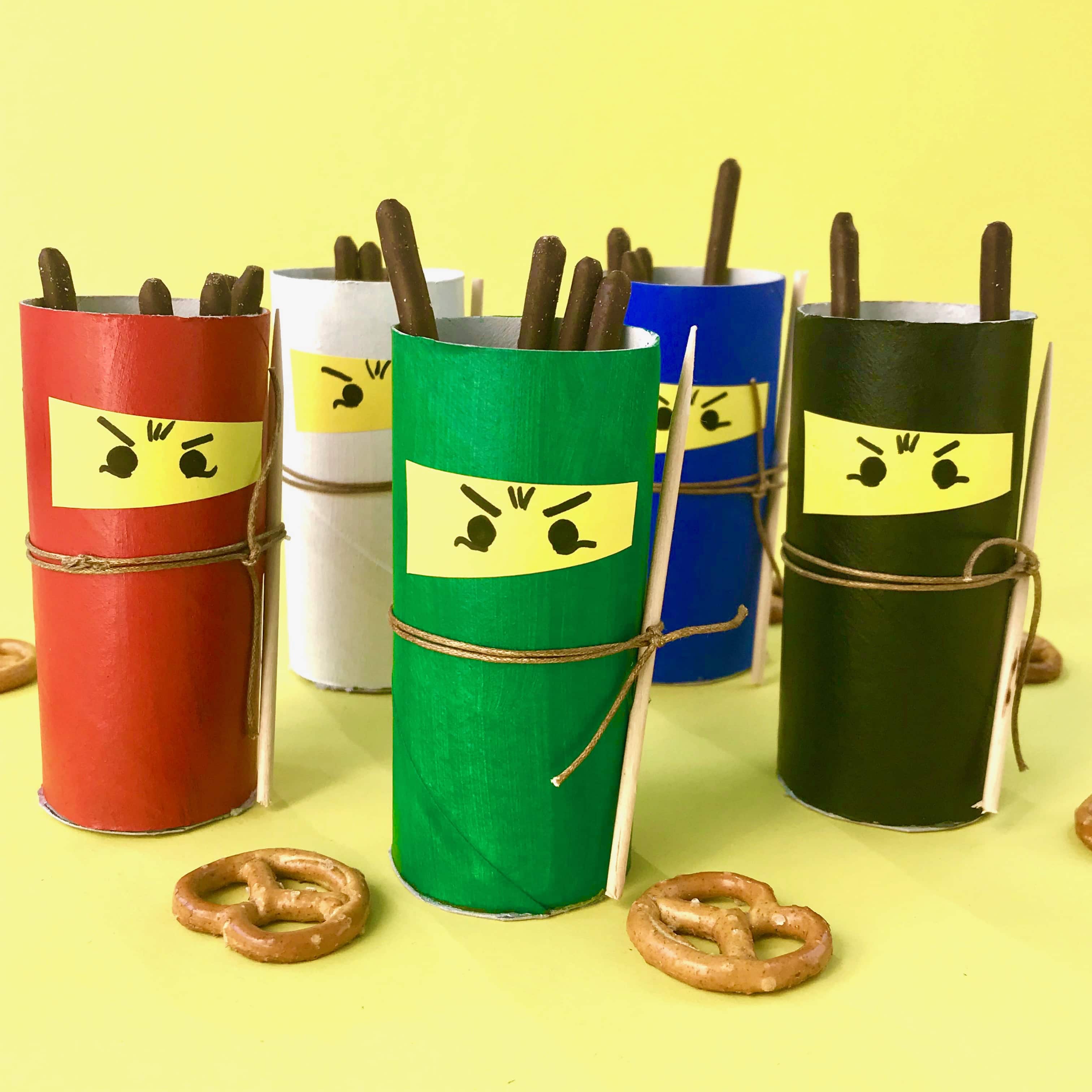 nachhaltige-upcycling-tischdeko-fuer-ninja-kindergeburtstag-aus-klorollen-basteln