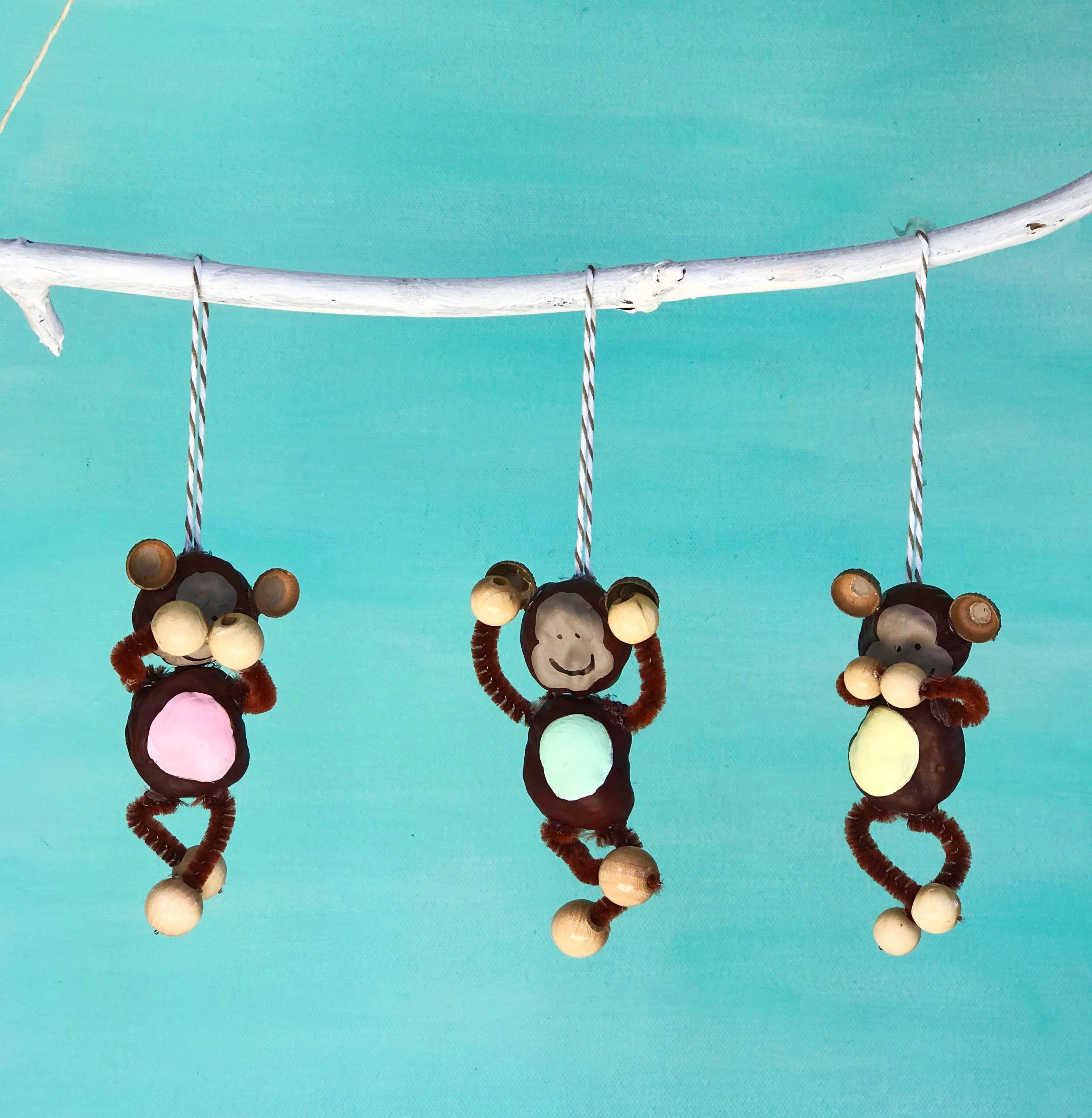 DIY Die drei Affen aus Kastanien basteln