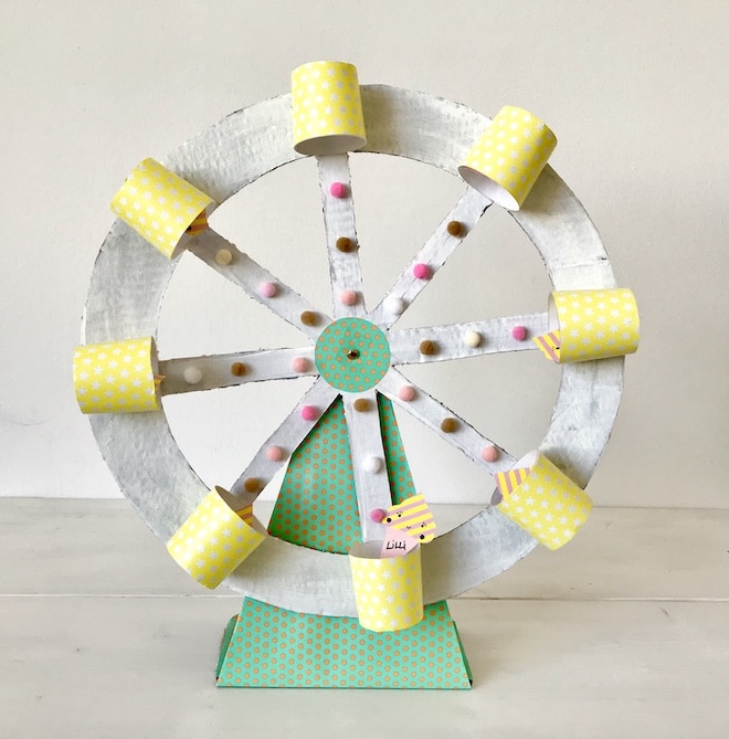 Riesenrad aus Pappe, Upcycling fuer Kinder