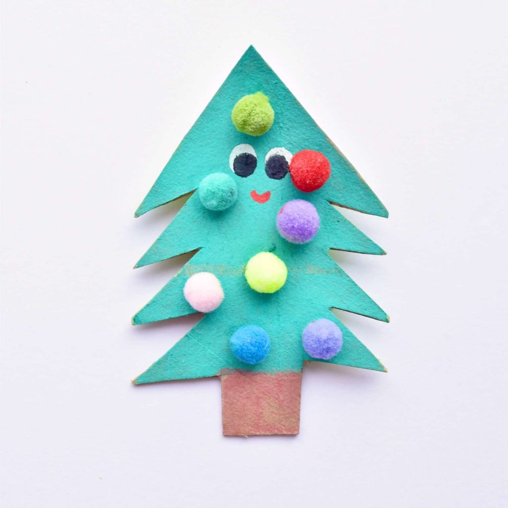 weihnachtskarte-aus-klorolle-basteln-weihnachtsanhaenger