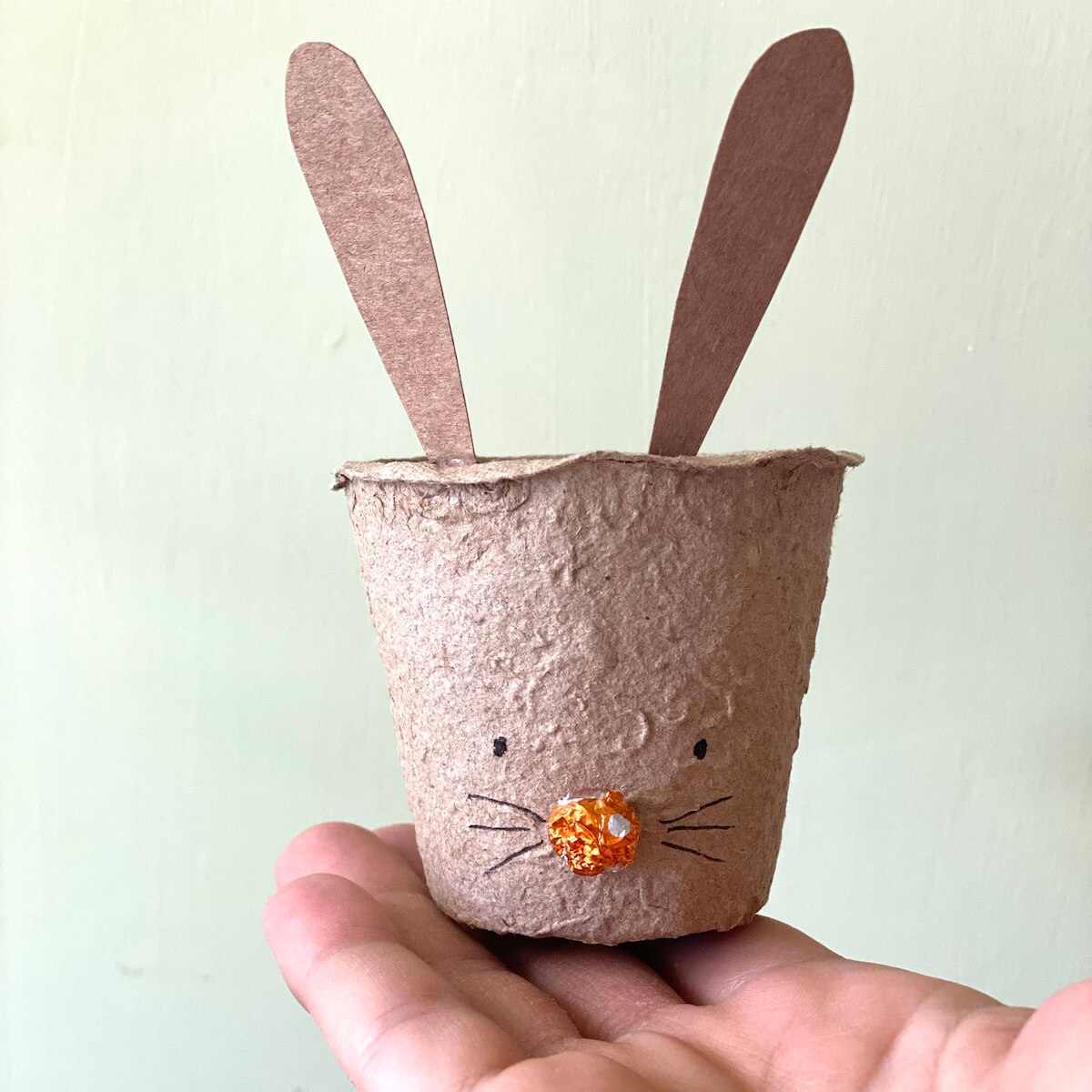  Ostern Basteln im Kindergarten - 5 einfache Upcycling-Ideen Illustration 