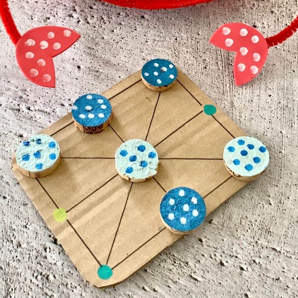 Basteln mit Eierkarton im Sommer – 3 kreative DIY-Ideen 3 krebs-eierkarton-spiel-mti-basteln-spielbrett
