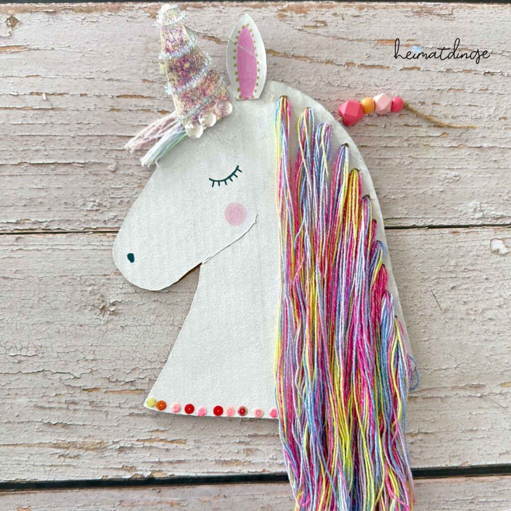Einhorn mit Vorlage basteln leicht gemacht: Schritt-für-Schritt-Anleitung 2 upcycling einhorn aus karton basteln