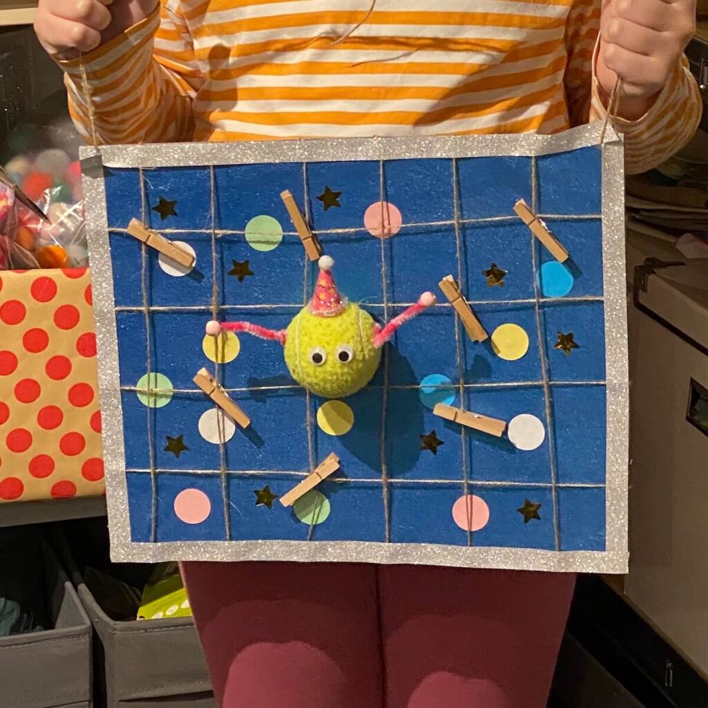 Upcyling Basteln am Kindergeburtstag zum Thema Tennis