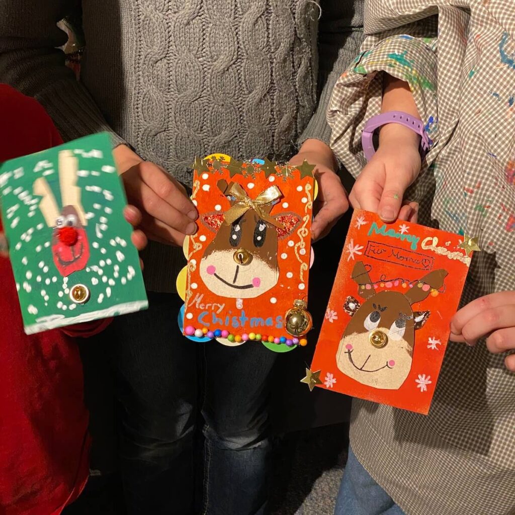 Weihnachtskarten aus Pappe gebastelt