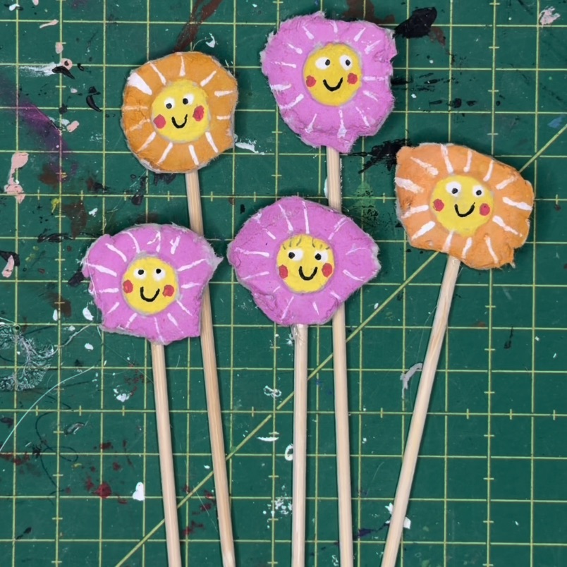 Blumen aus Eierkarton 2