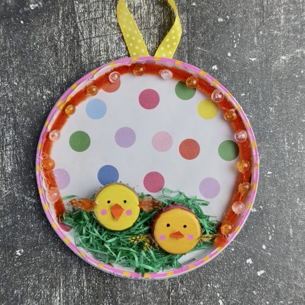 Osterdeko mit Kornkorken-Küken mit Kindern für den Frühling basteln