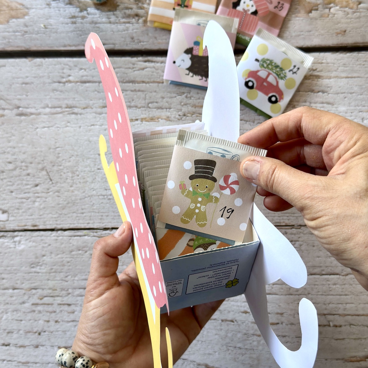 Adventskalender für Teebeutel | DIY Bastelvorlage zum Ausdrucken 3 Teebeutel DIY Adventskalender mit Kindern basteln